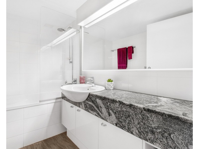 16 Bright Street, Kangaroo Point QLD 4169