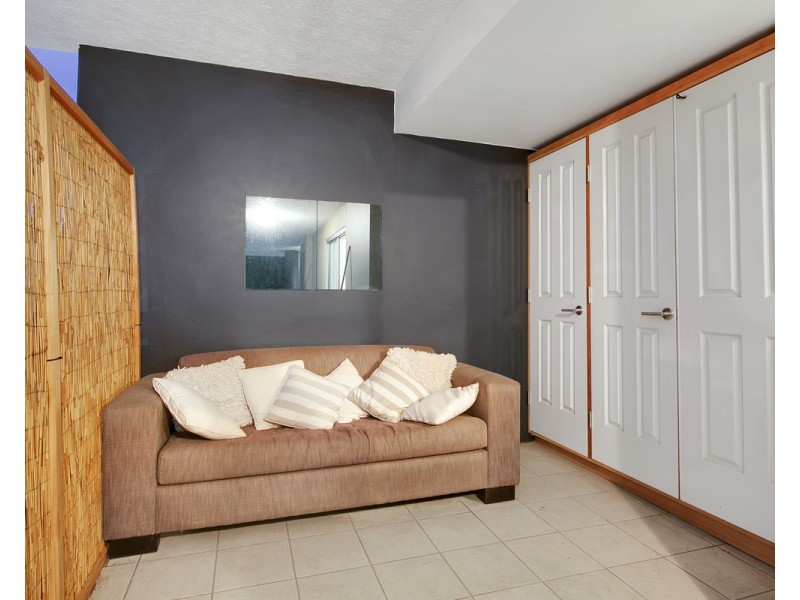 19 Thorn Street, Kangaroo Point QLD 4169