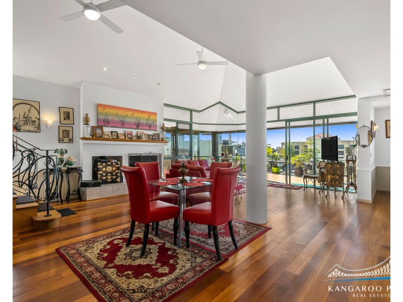 28/10 Park Avenue, Kangaroo Point QLD 4169