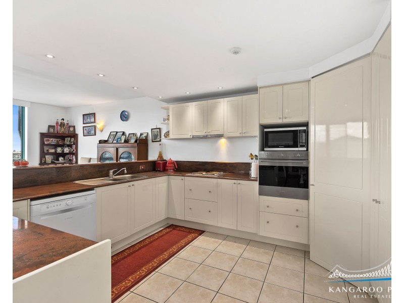 28/10 Park Avenue, Kangaroo Point QLD 4169