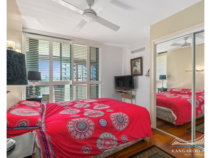 28/10 Park Avenue, Kangaroo Point QLD 4169