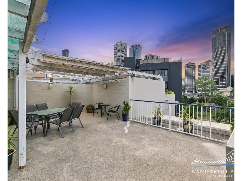 18/123 Main Street, Kangaroo Point QLD 4169