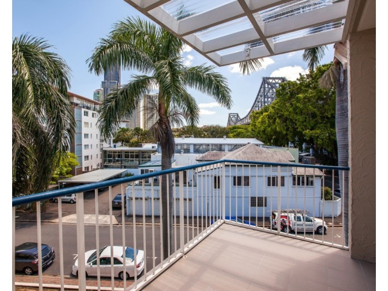 123 Main Street, Kangaroo Point QLD 4169