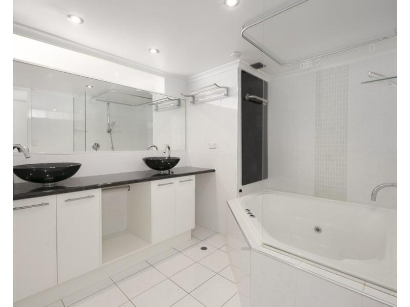 89 Thorn Street, Kangaroo Point QLD 4169