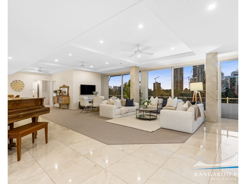 29/27 Pixley Street, Kangaroo Point QLD 4169