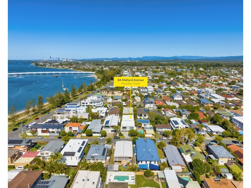 8A Mallard Street, Paradise Point QLD 4216