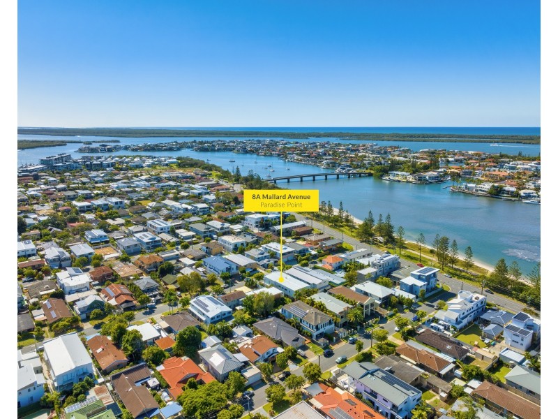 8A Mallard Street, Paradise Point QLD 4216