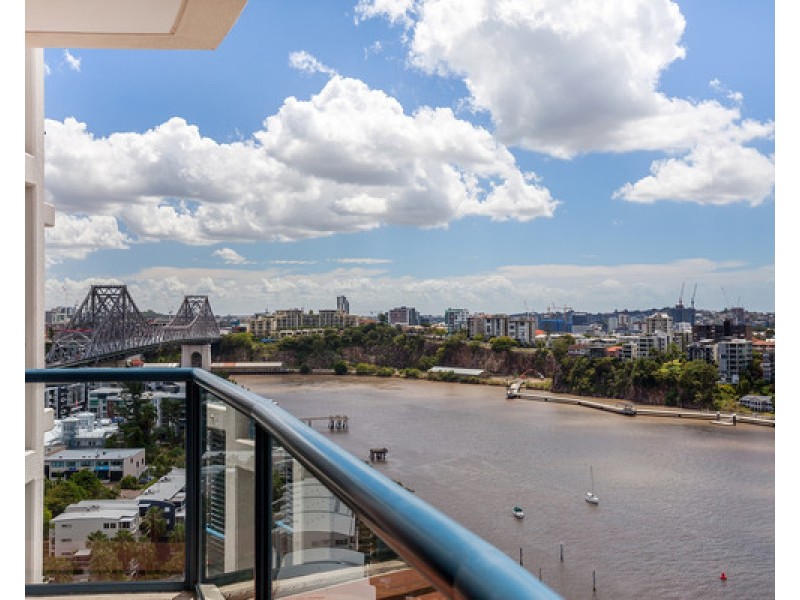 8 Goodwin Street, Kangaroo Point QLD 4169