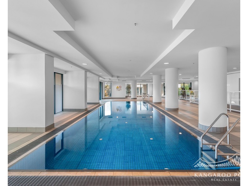 8 Goodwin Street, Kangaroo Point QLD 4169