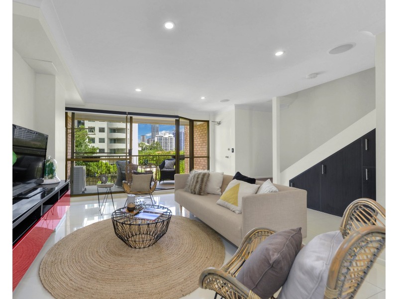 45 Lambert Street, Kangaroo Point QLD 4169