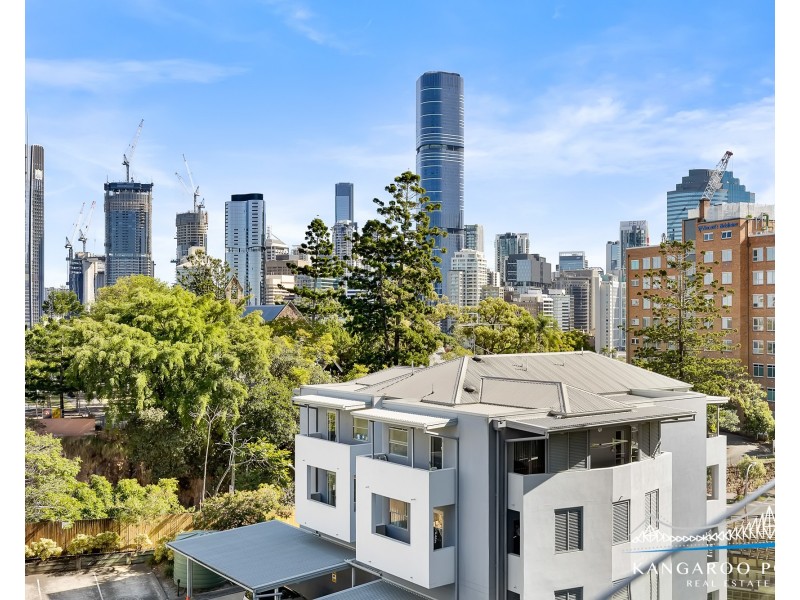25 Shafston Avenue, Kangaroo Point QLD 4169