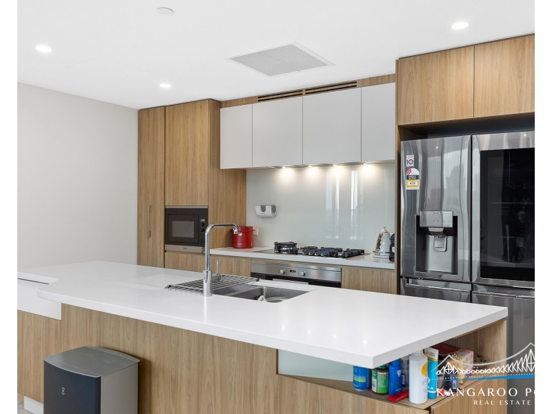 25 Shafston Avenue, Kangaroo Point QLD 4169