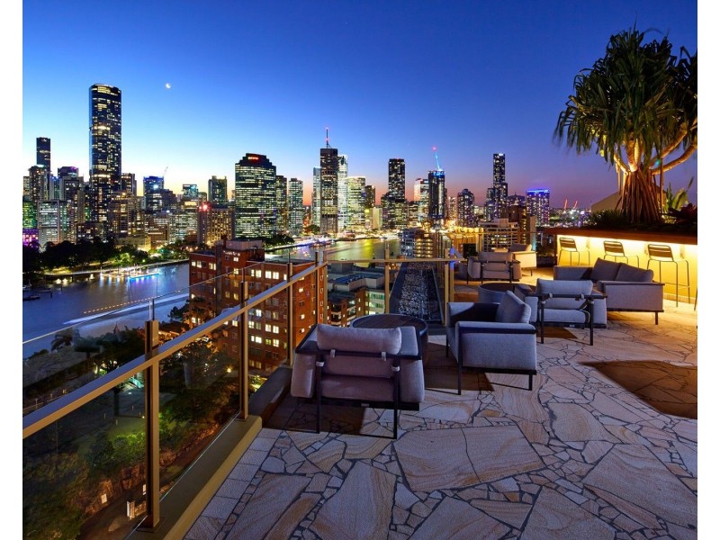 25 Shafston Avenue, Kangaroo Point QLD 4169
