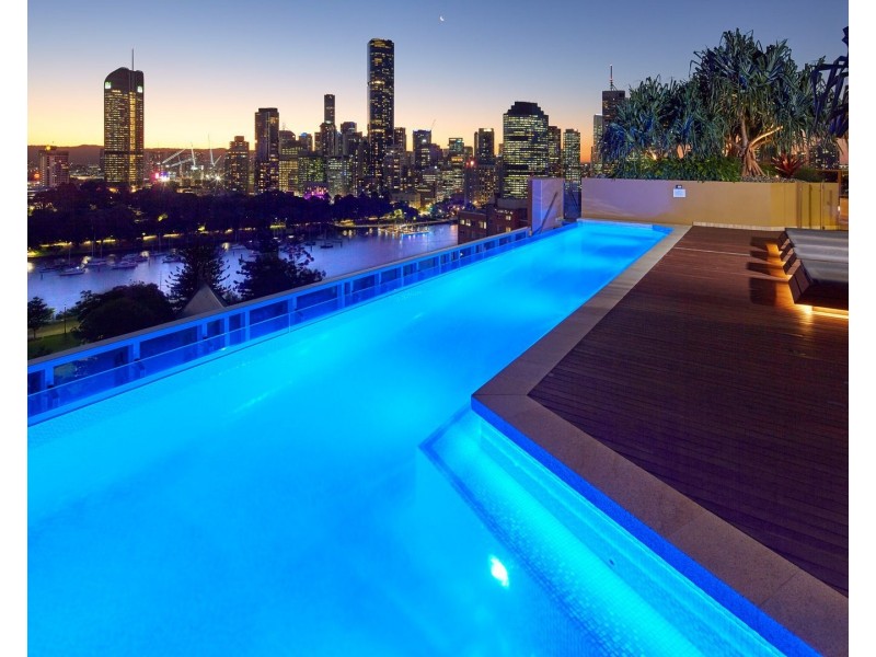 25 Shafston Avenue, Kangaroo Point QLD 4169
