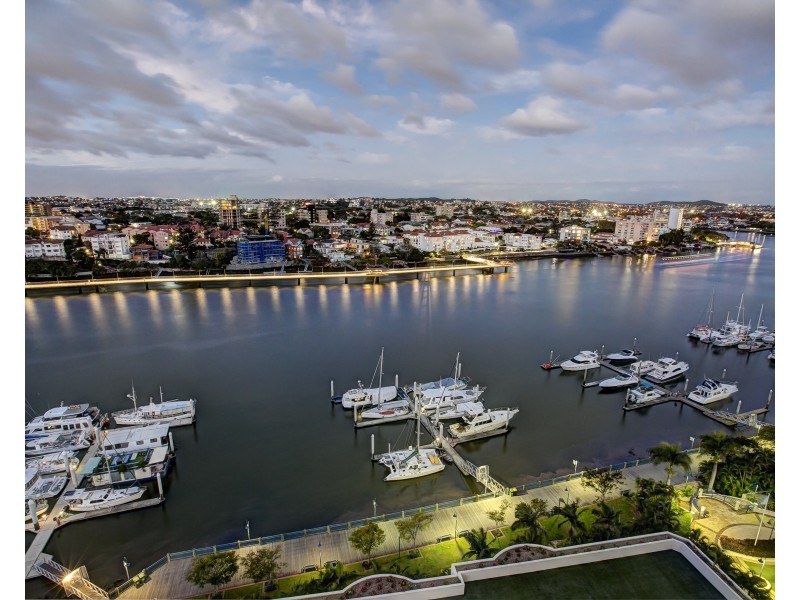 8 Goodwin Street, Kangaroo Point QLD 4169