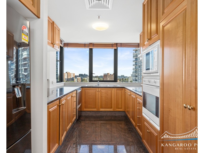 8 Goodwin Street, Kangaroo Point QLD 4169
