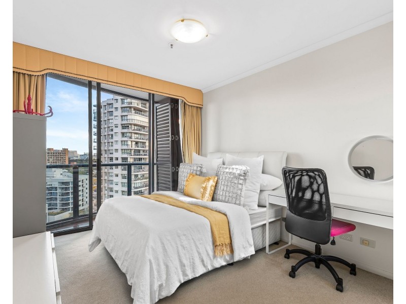 8 Goodwin Street, Kangaroo Point QLD 4169