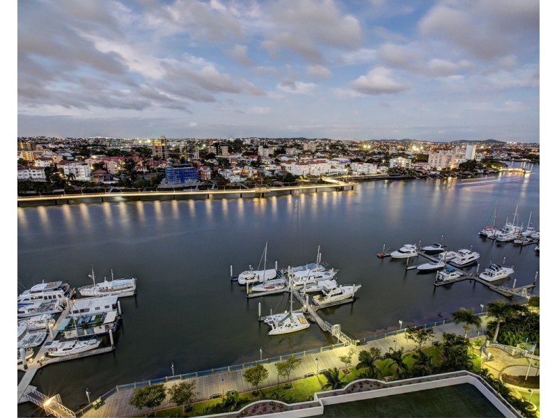 8 Goodwin Street, Kangaroo Point QLD 4169