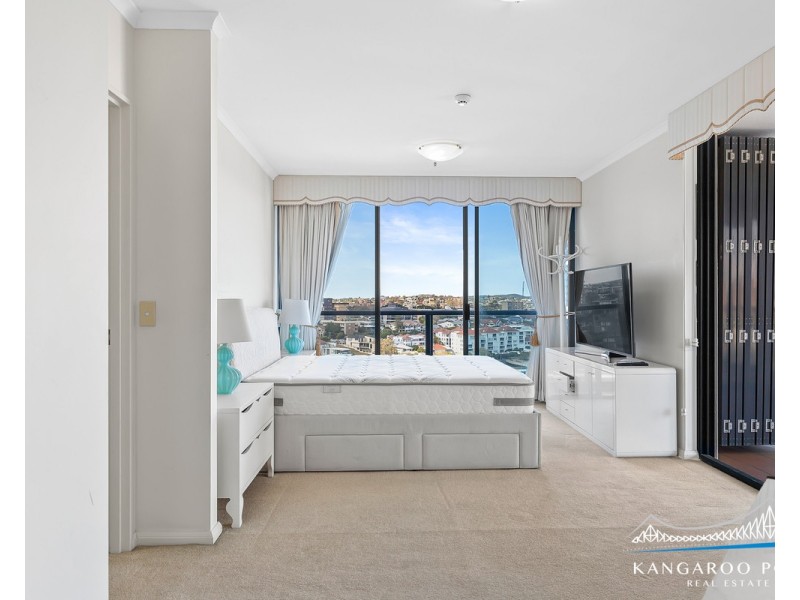 8 Goodwin Street, Kangaroo Point QLD 4169