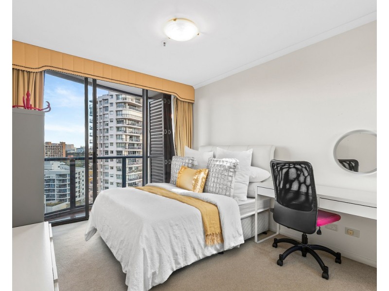 8 Goodwin Street, Kangaroo Point QLD 4169