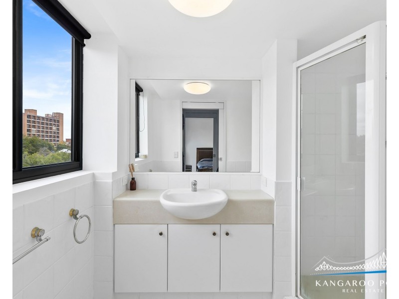 45/45 Deakin Street, Kangaroo Point QLD 4169