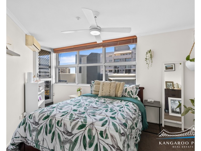 55 Thorn Street, Kangaroo Point QLD 4169