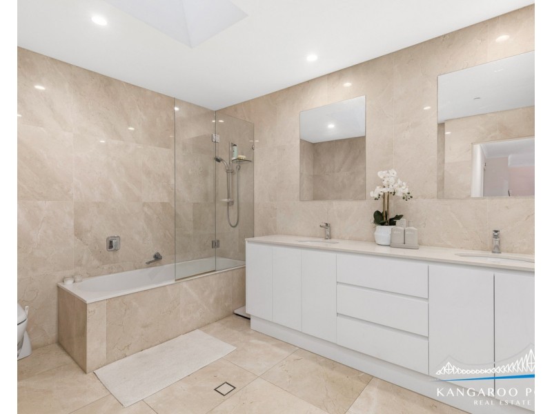 29/27 Pixley Street, Kangaroo Point QLD 4169