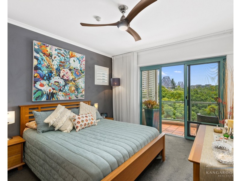 34/10 Goodwin Street, Kangaroo Point QLD 4169