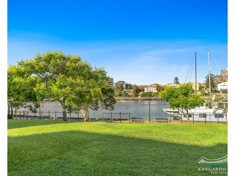 34/10 Goodwin Street, Kangaroo Point QLD 4169