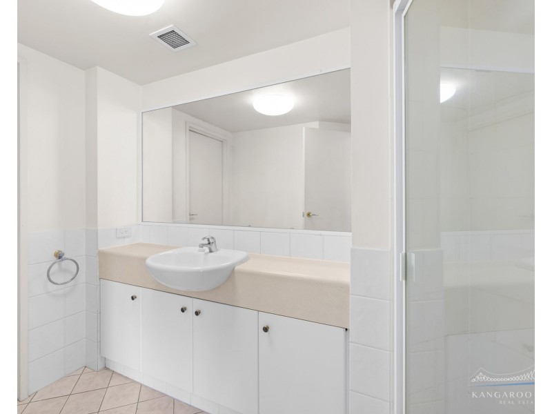 24/45 Deakin Street, Kangaroo Point QLD 4169