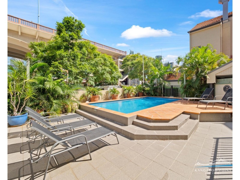 112/85 Deakin Street, Kangaroo Point QLD 4169