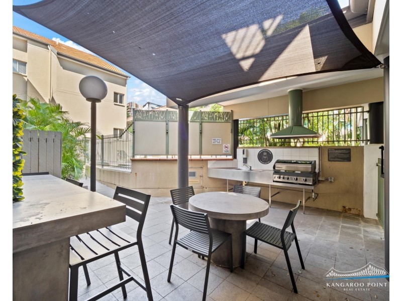 112/85 Deakin Street, Kangaroo Point QLD 4169