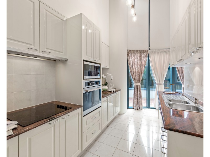 14/2 Goodwin Street, Kangaroo Point QLD 4169