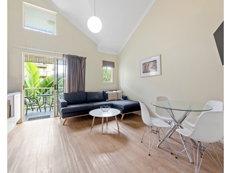 352/85 Deakin Street, Kangaroo Point QLD 4169