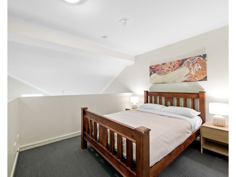 352/85 Deakin Street, Kangaroo Point QLD 4169