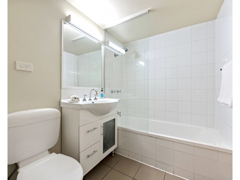 352/85 Deakin Street, Kangaroo Point QLD 4169