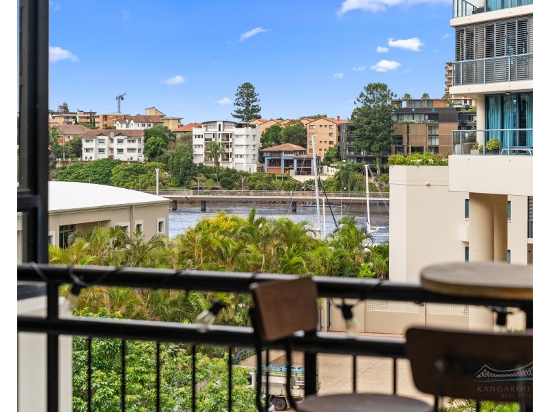 33/15 Goodwin Street, Kangaroo Point QLD 4169