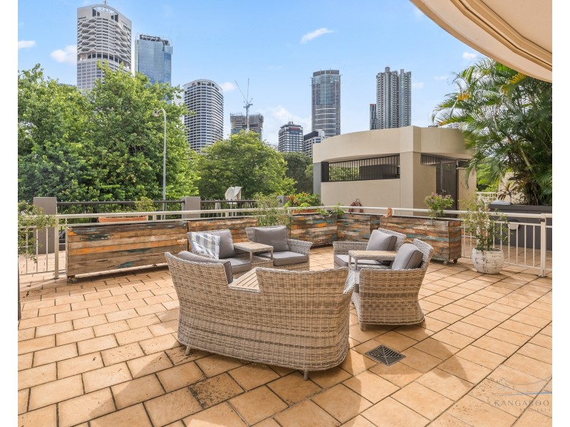 229/36 MacDonald Street, Kangaroo Point QLD 4169