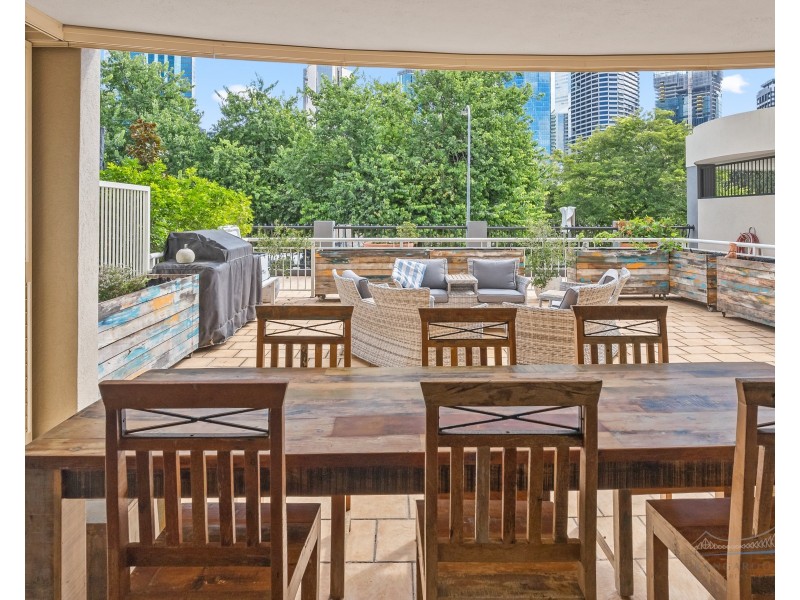 229/36 MacDonald Street, Kangaroo Point QLD 4169