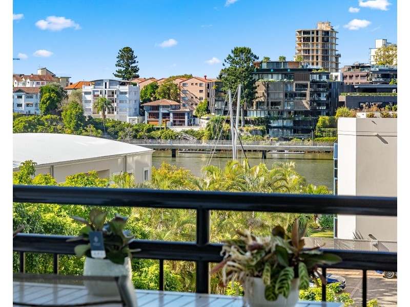 32/15 Goodwin Street, Kangaroo Point QLD 4169