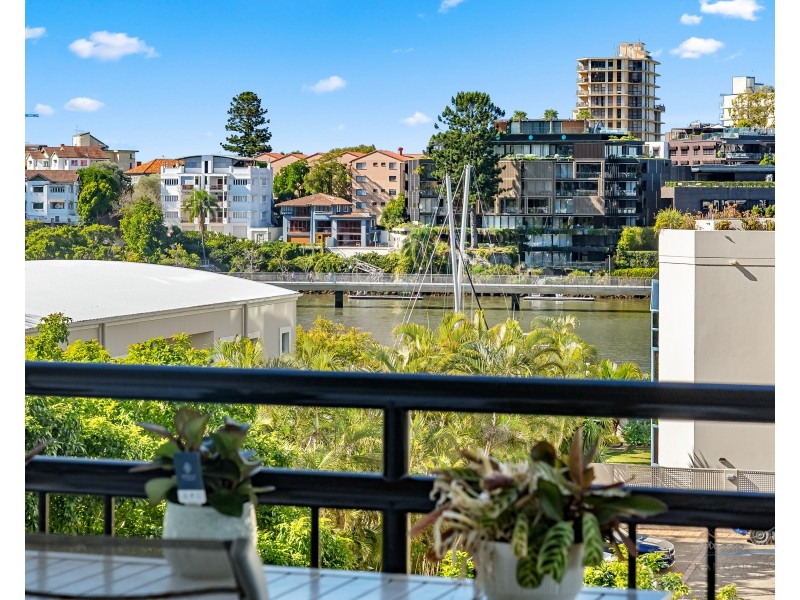 32/15 Goodwin Street, Kangaroo Point QLD 4169