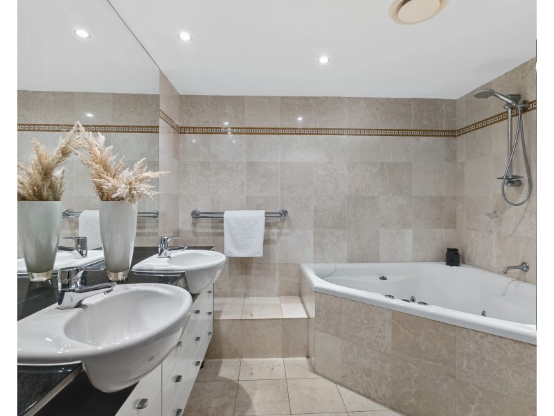 311/36 MacDonald Street, Kangaroo Point QLD 4169