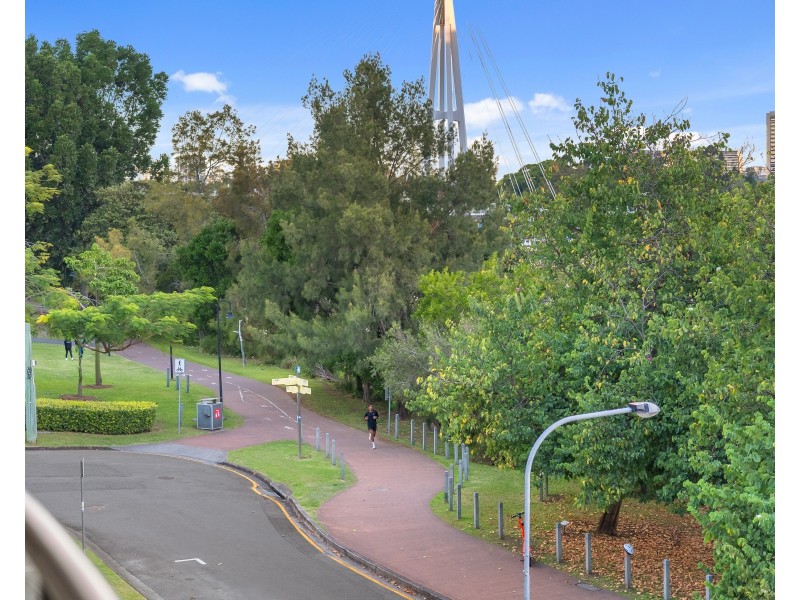 311/36 MacDonald Street, Kangaroo Point QLD 4169