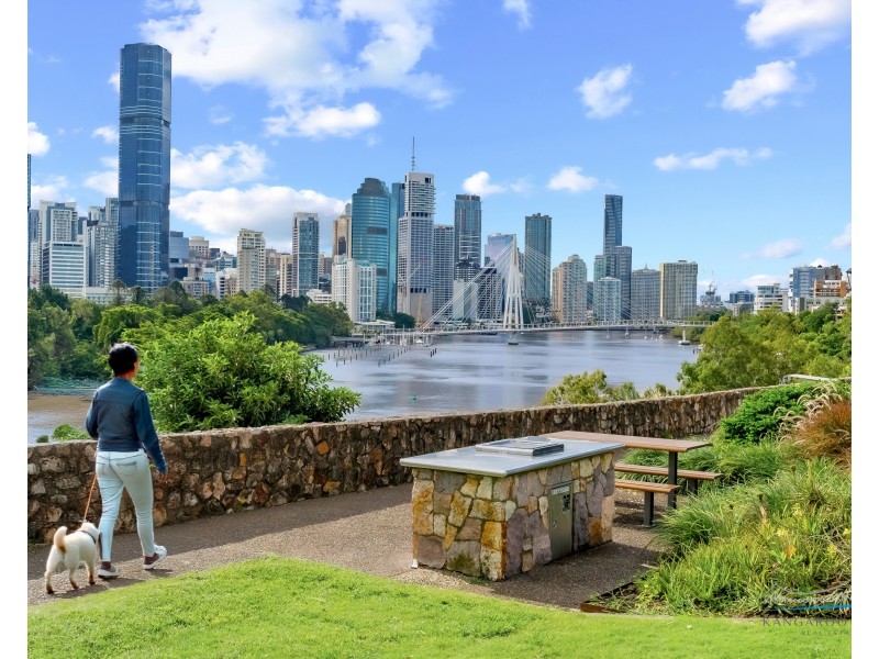 13/90 Lambert Street, Kangaroo Point QLD 4169
