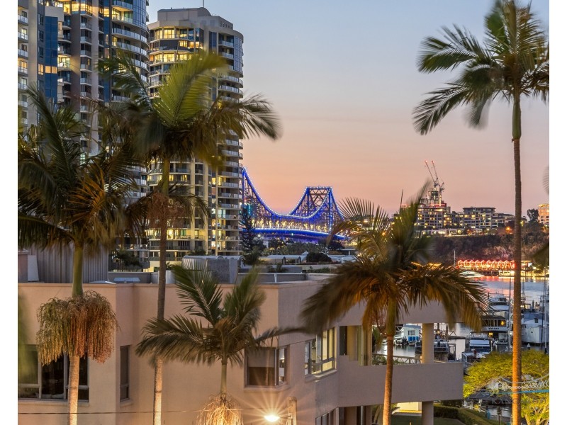 4/77 Cairns Street, Kangaroo Point QLD 4169