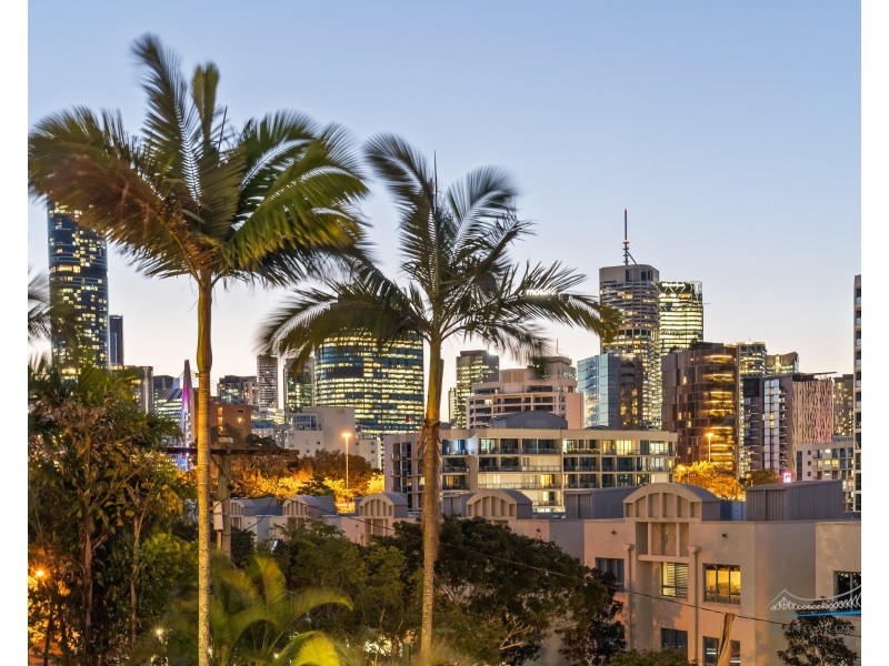 4/77 Cairns Street, Kangaroo Point QLD 4169