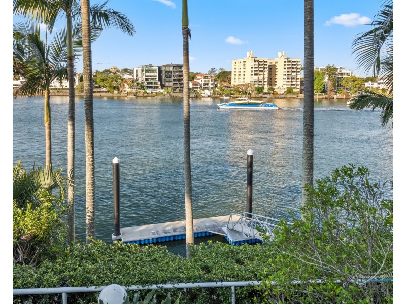 4/77 Cairns Street, Kangaroo Point QLD 4169