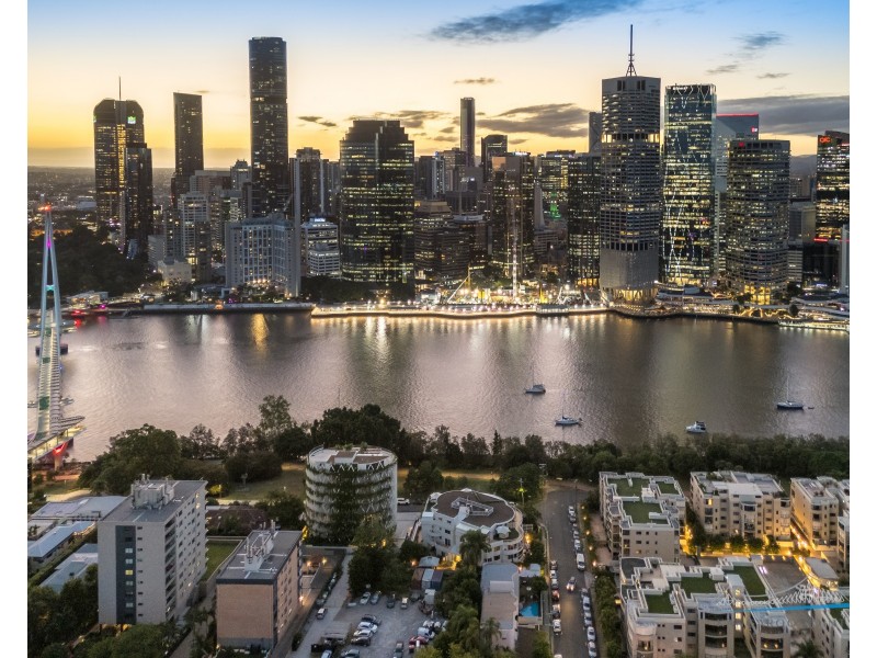 3/16 Bright, Kangaroo Point QLD 4169