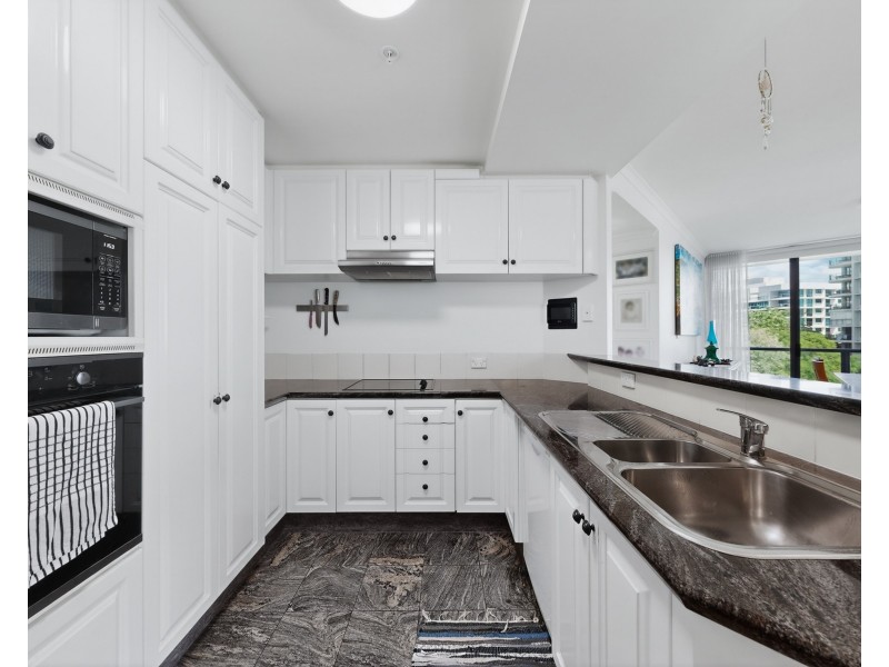 19/8 Goodwin Street, Kangaroo Point QLD 4169