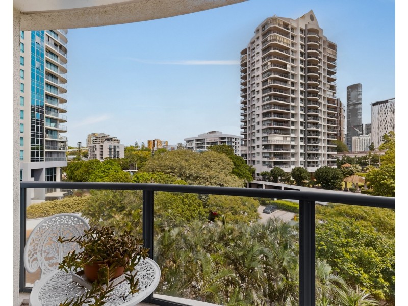 19/8 Goodwin Street, Kangaroo Point QLD 4169
